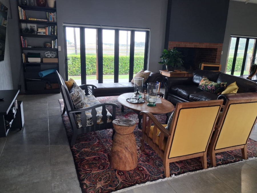 To Let 3 Bedroom Property for Rent in Groot Brakrivier Central Western Cape